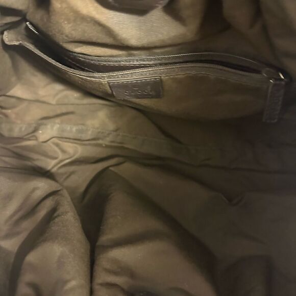 Gucci Black Hobo Bag with Signature Pattern - Picture 8 of 16